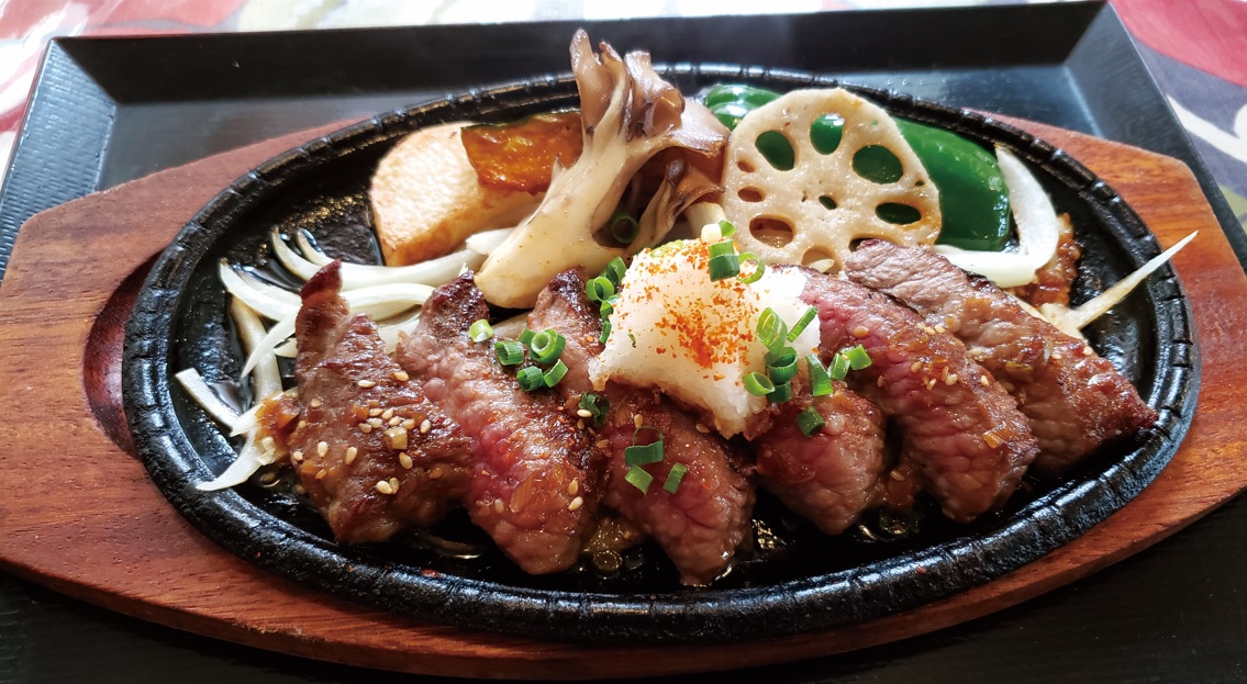 奥洞爺牛の 網焼きステーキ丼